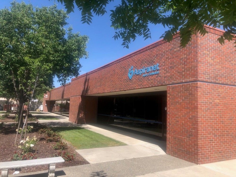 Prime 13,765 SF Commercial Office Building: 530 Kings County Dr, Hanford, CA 93230
